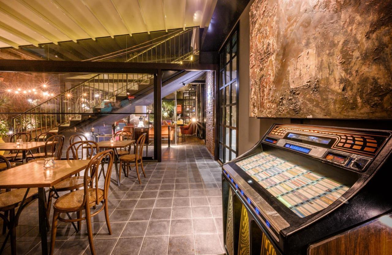 The Yard Hostel カターニア エクステリア 写真