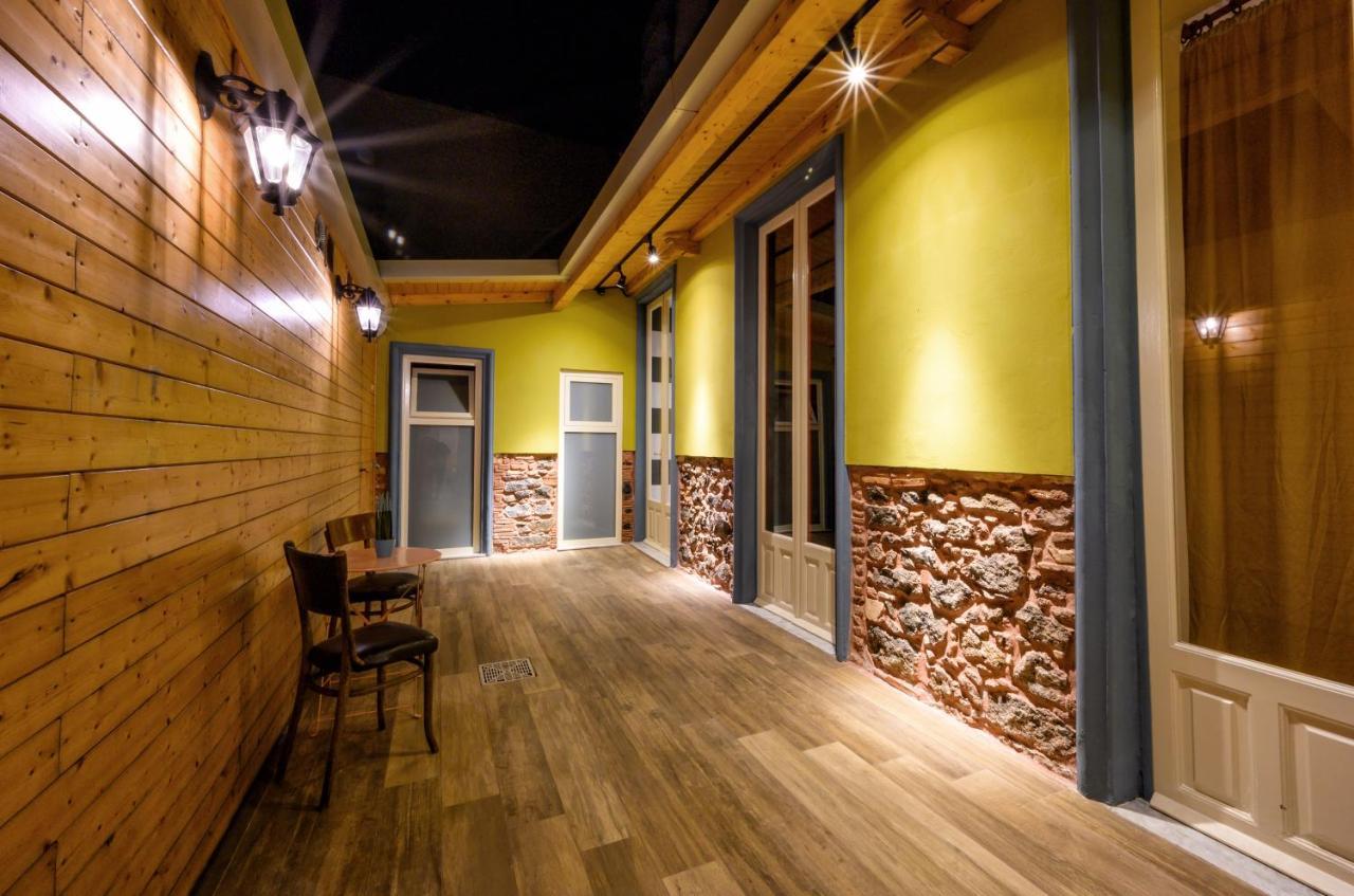 The Yard Hostel カターニア エクステリア 写真