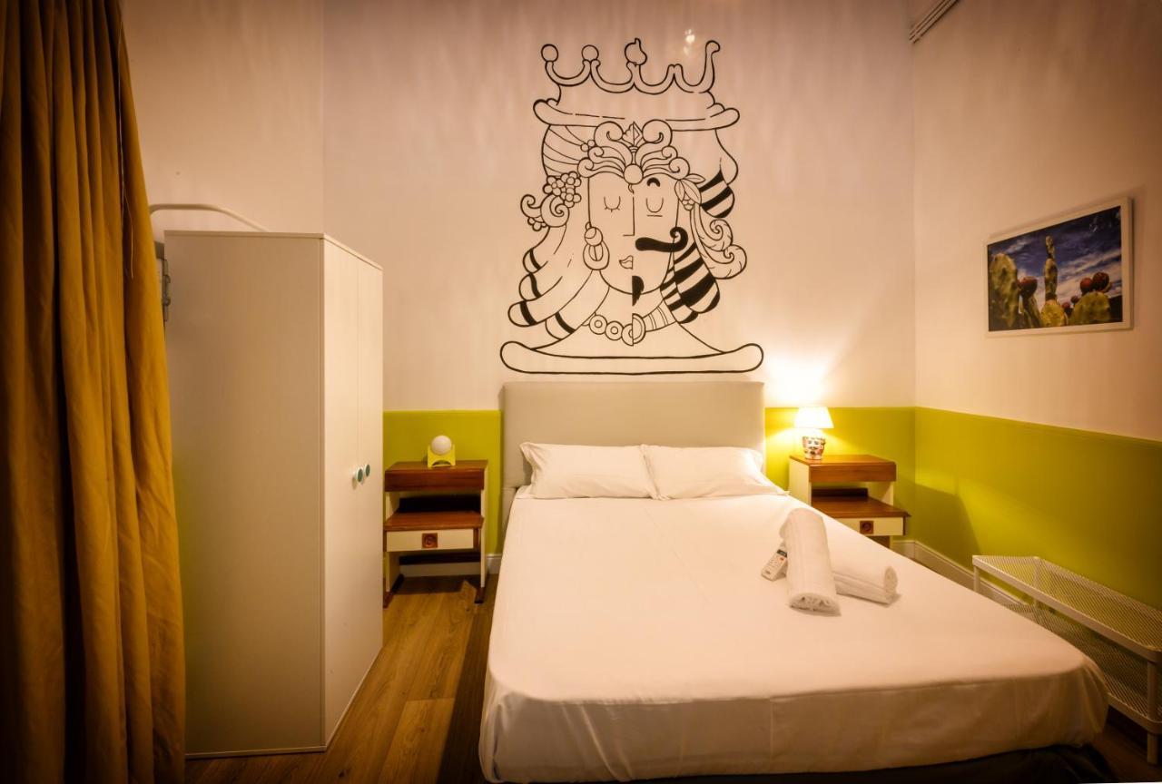 The Yard Hostel カターニア エクステリア 写真