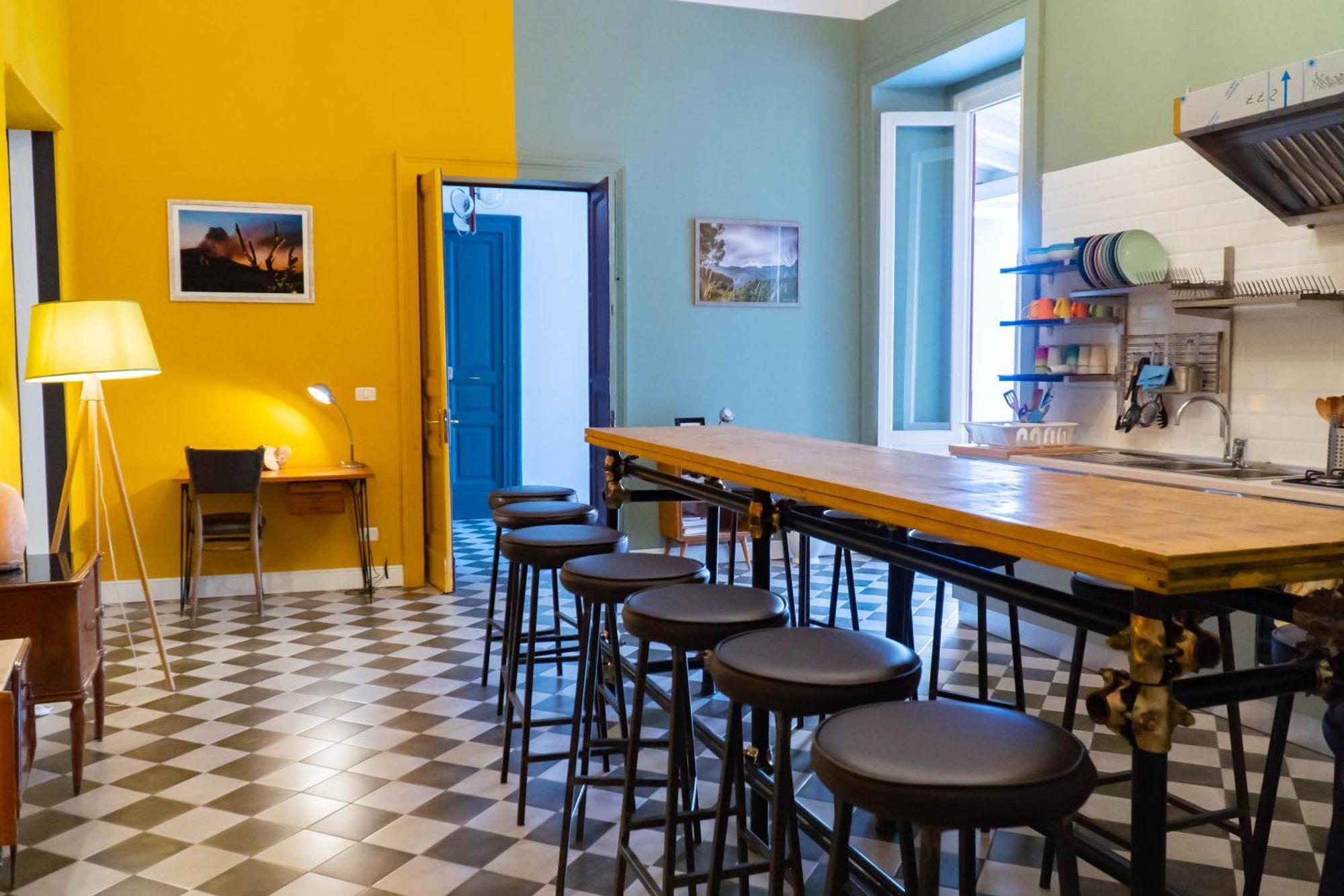 The Yard Hostel カターニア エクステリア 写真