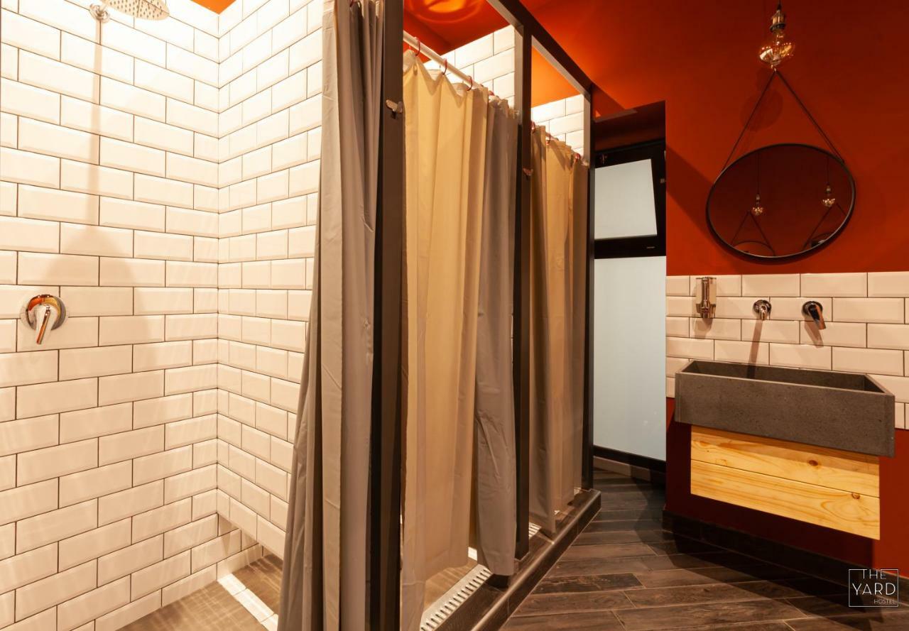 The Yard Hostel カターニア エクステリア 写真