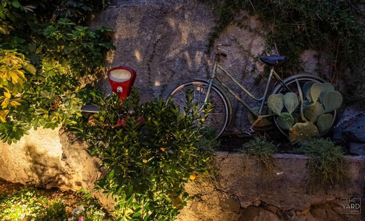 The Yard Hostel カターニア エクステリア 写真